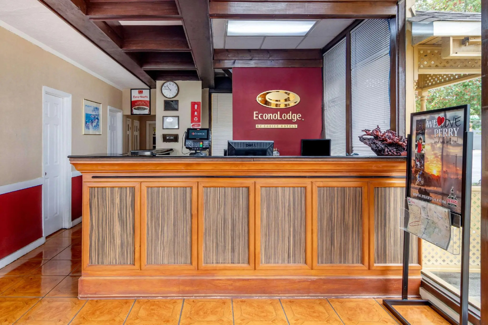 Perry Inn & Suites By Capital O National Fairground GA I 75