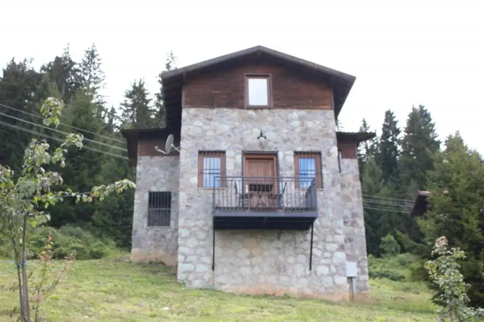 Karlibel Armutalan Yayla Evleri