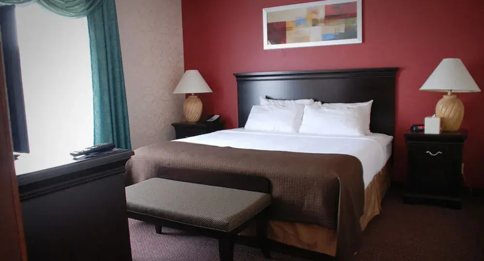 The Plaza Hotel & Suites Winona