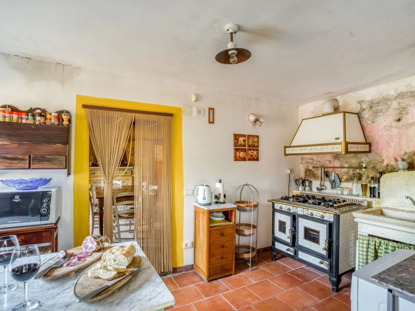 Lovely Holiday Home in Santa Vittoria In Matenano With Pool