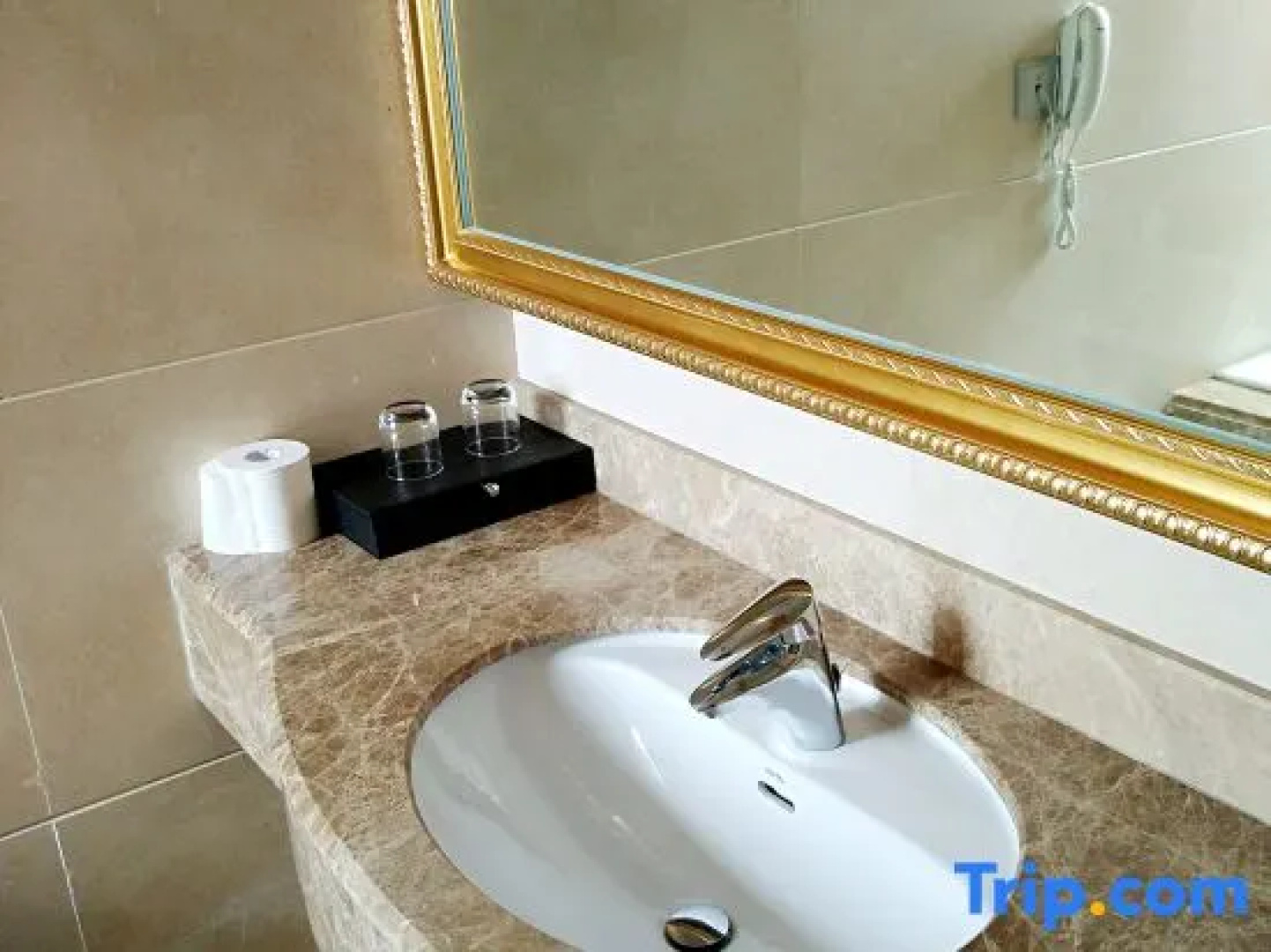 Tianbao Hotel