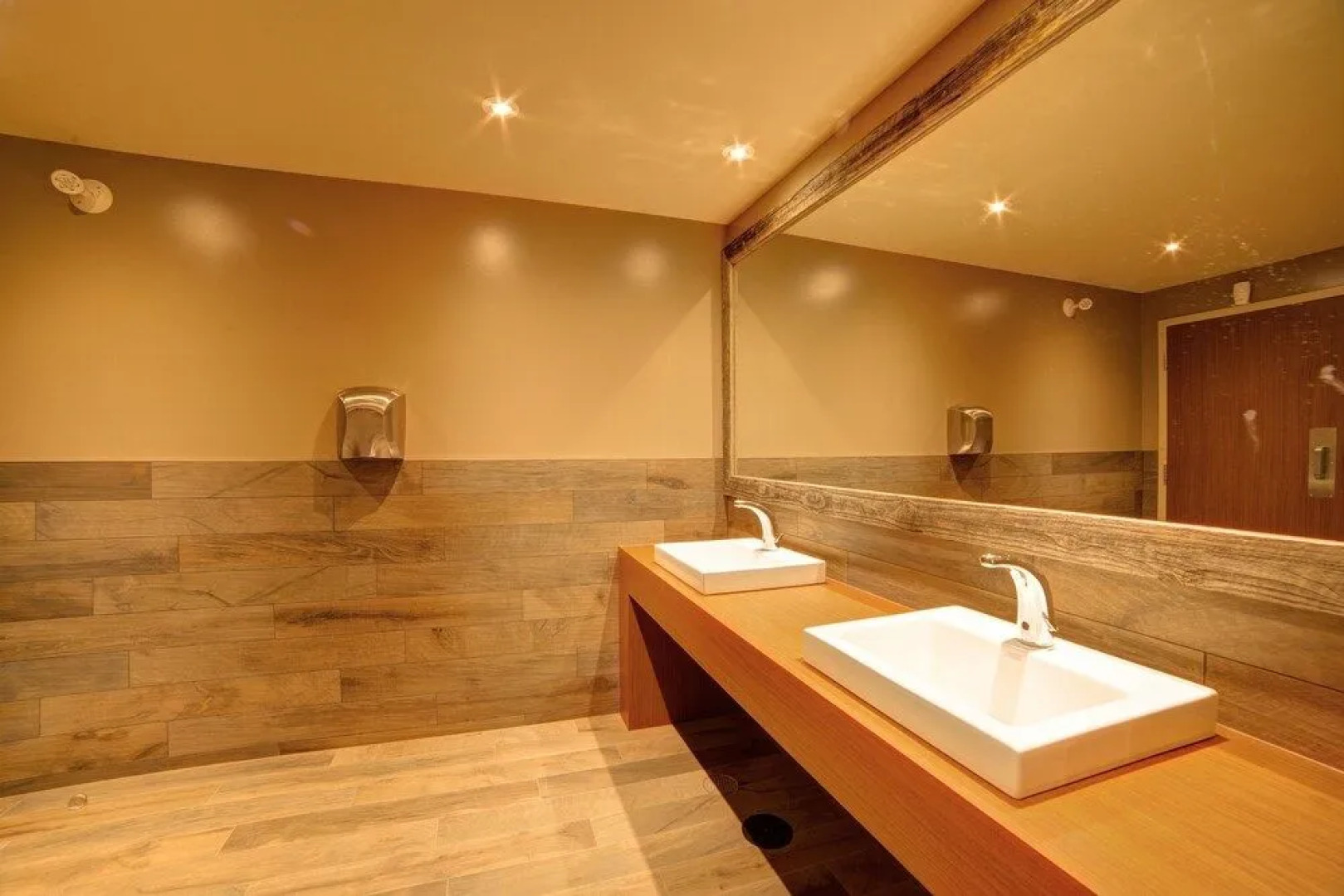 Complexe DIX80 Hôtellerie et Restaurant