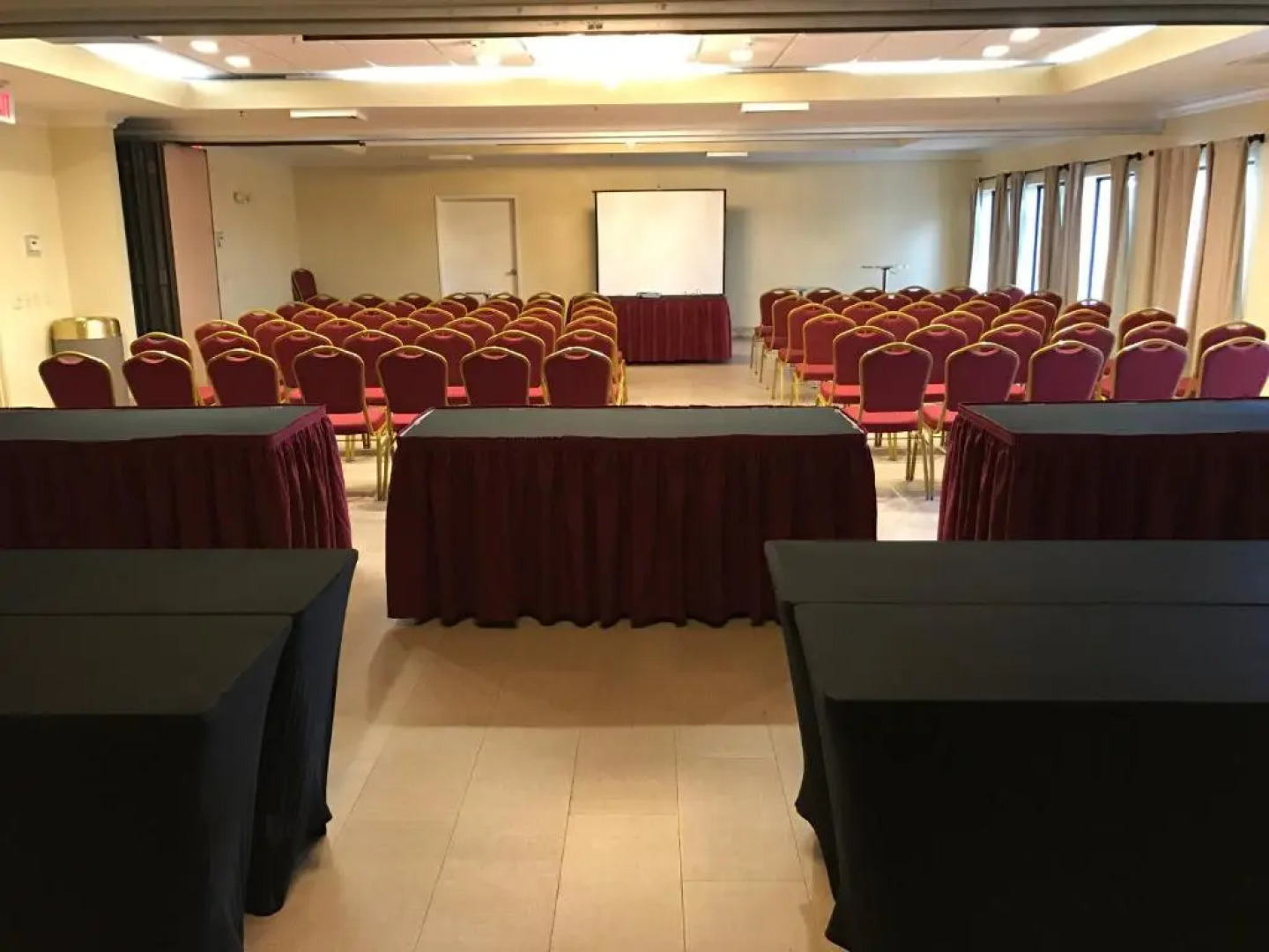 Holiday Inn Express Moreno Valley - Lake Perris