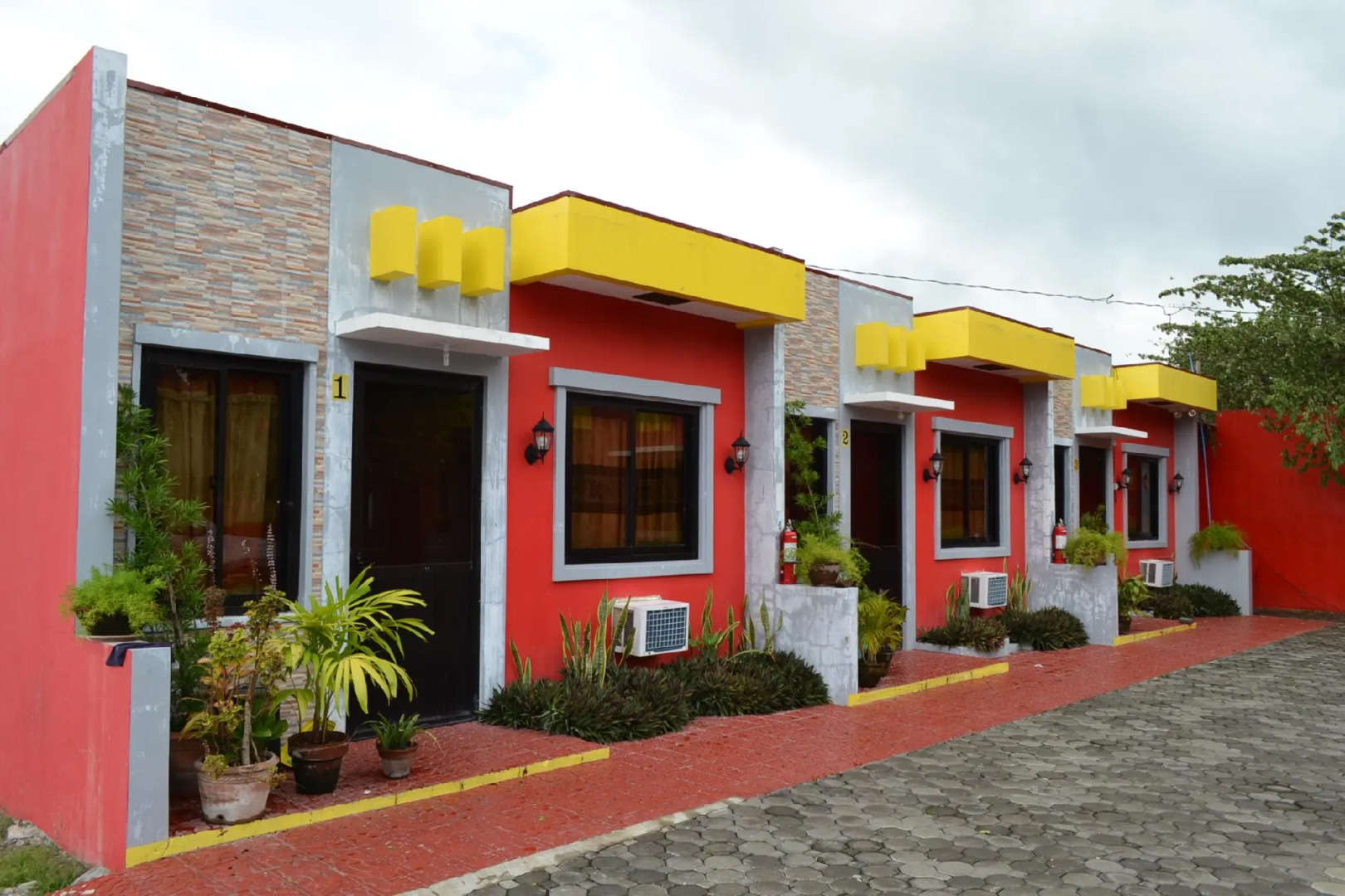 NiteLife Transient House