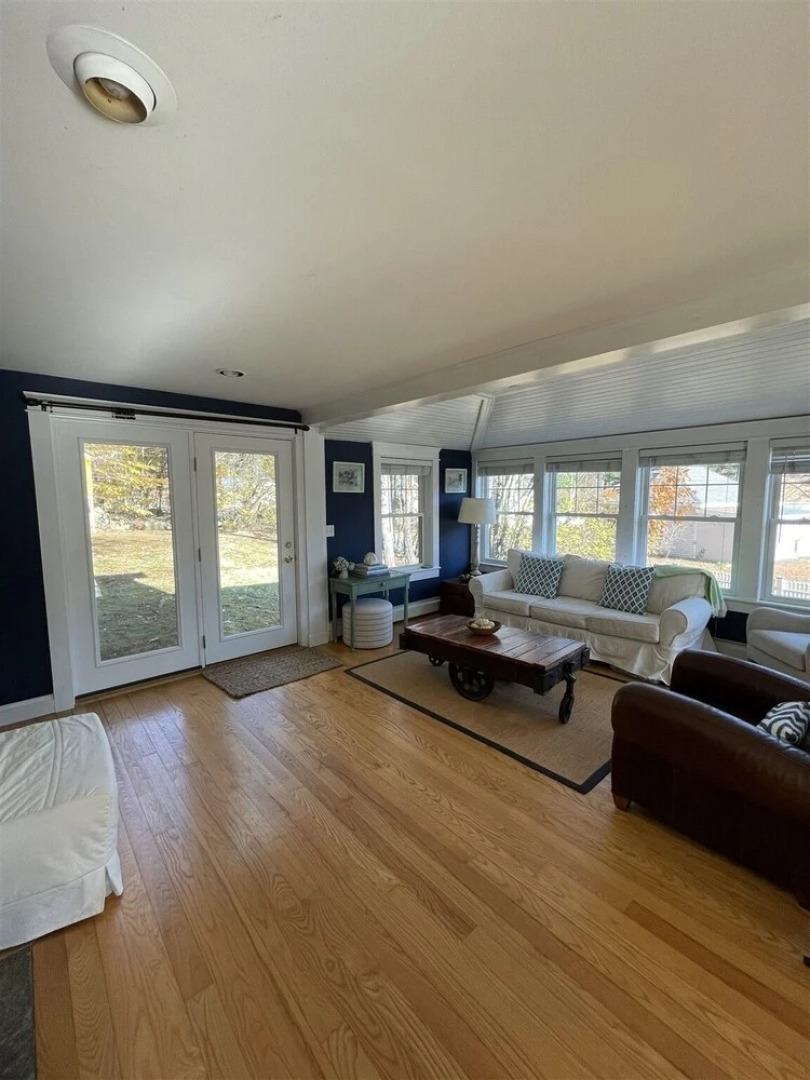 North Sebago Charmer Limit 10 3 Bedroom Home by RedAwning