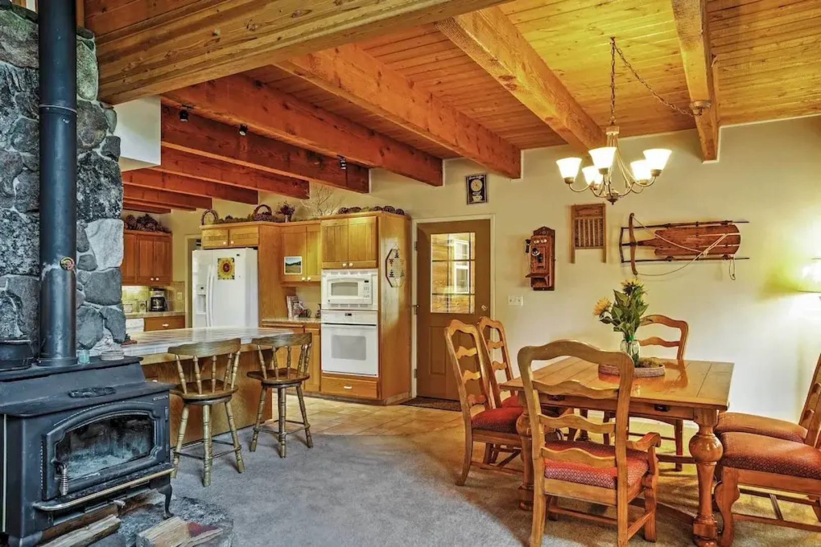 Hot Tub, Deck & Trail Access: Shaver Lake Cabin