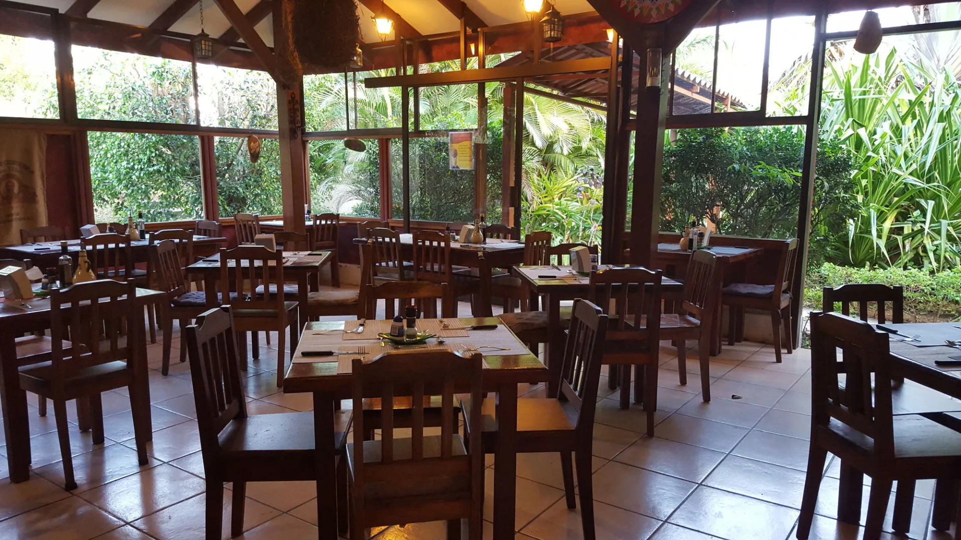 Hotel Colinas del Sol