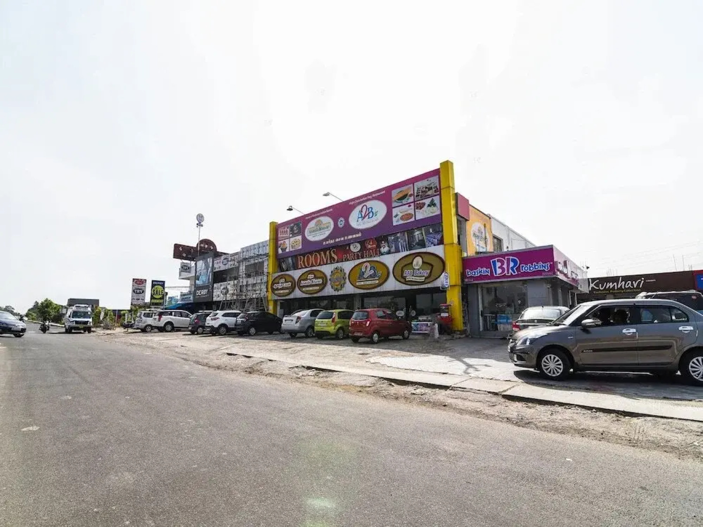 Hotel Jeevan Park by OYO Rooms