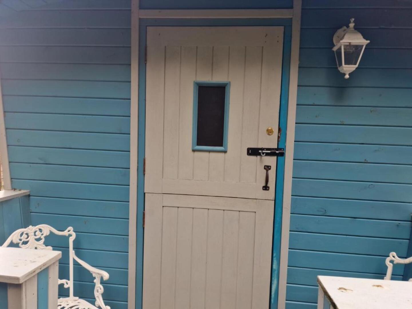 Cabin - Sleeps 2 hot tub & Parking