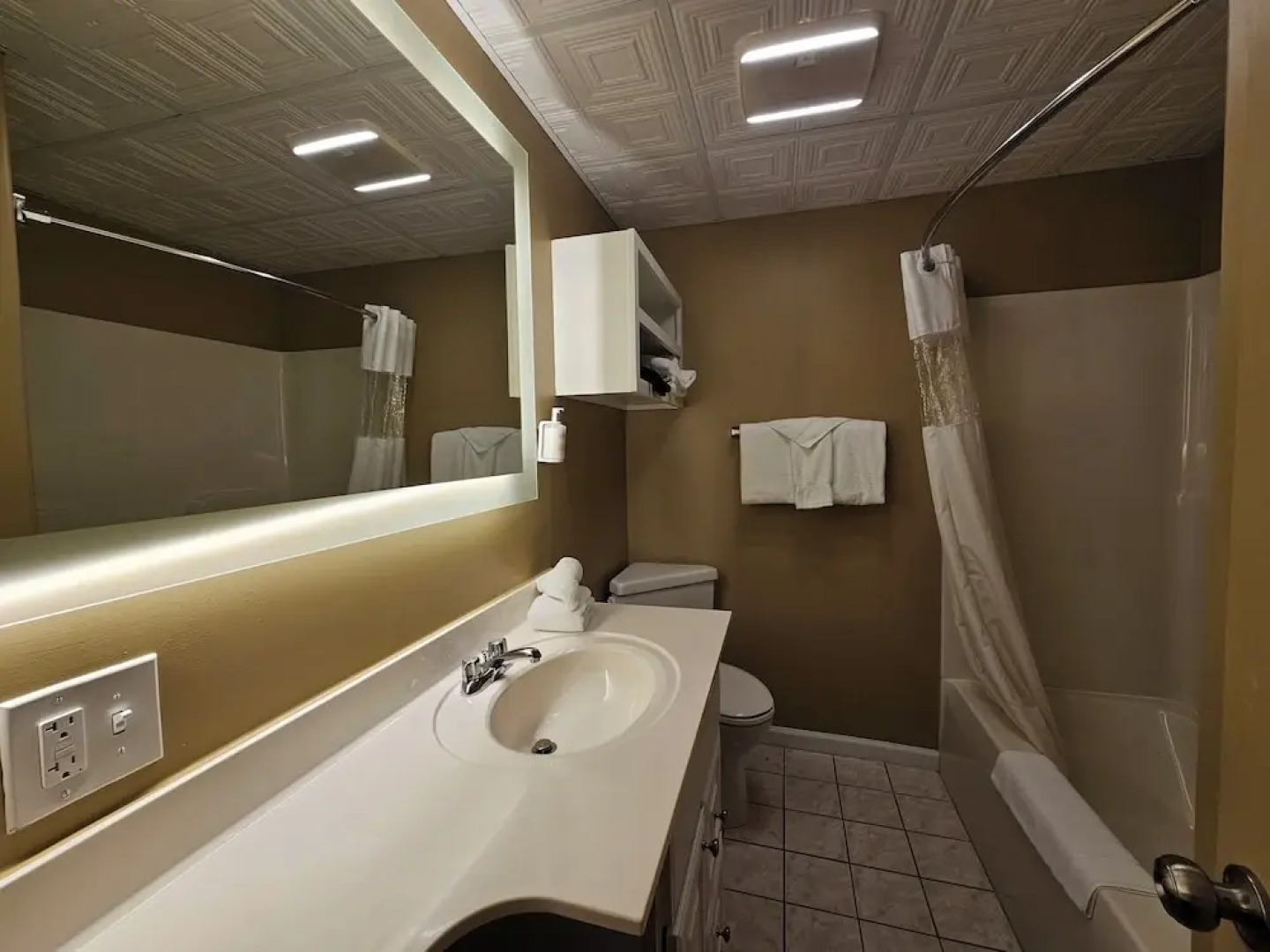 Capt. Thomson's Resort