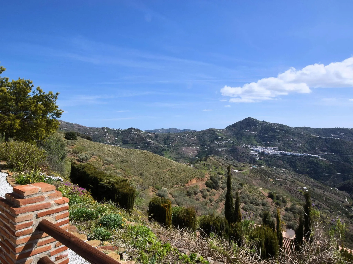 Spacious Villa with Hot Tub in Arenas