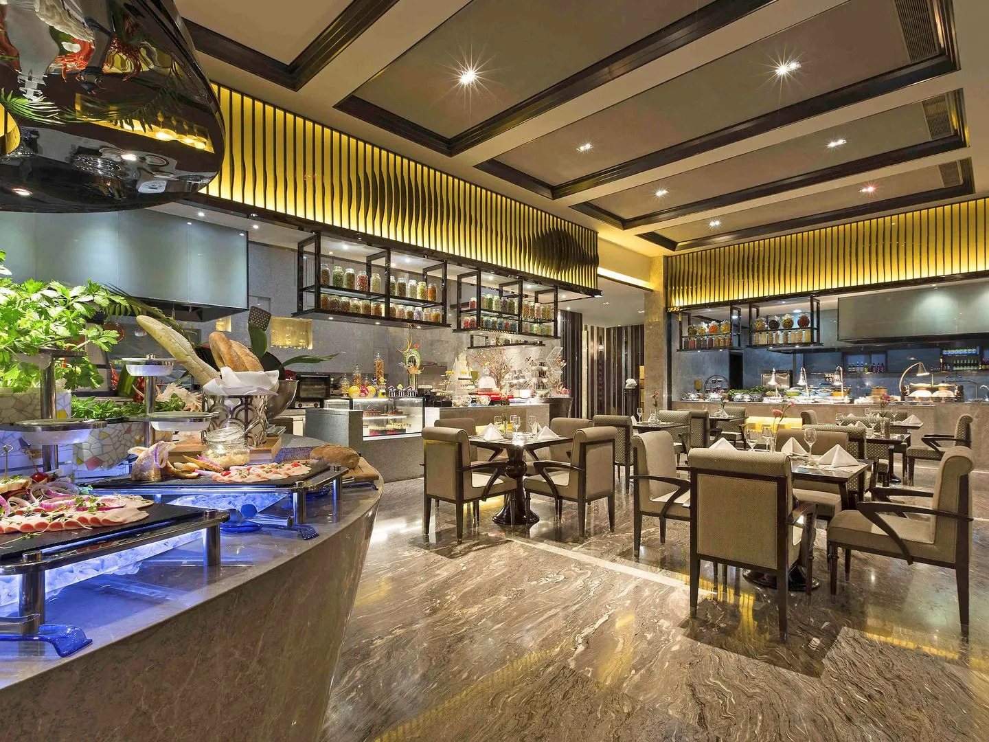 Pullman Yantai Center