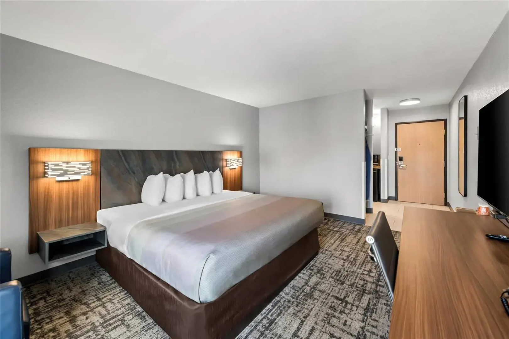 Quality Inn & Suites Manhattan