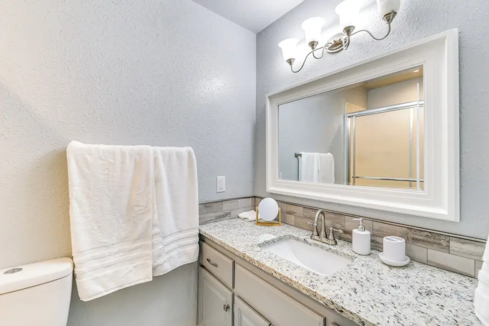 Serene Bella Vista Getaway Near Trails!