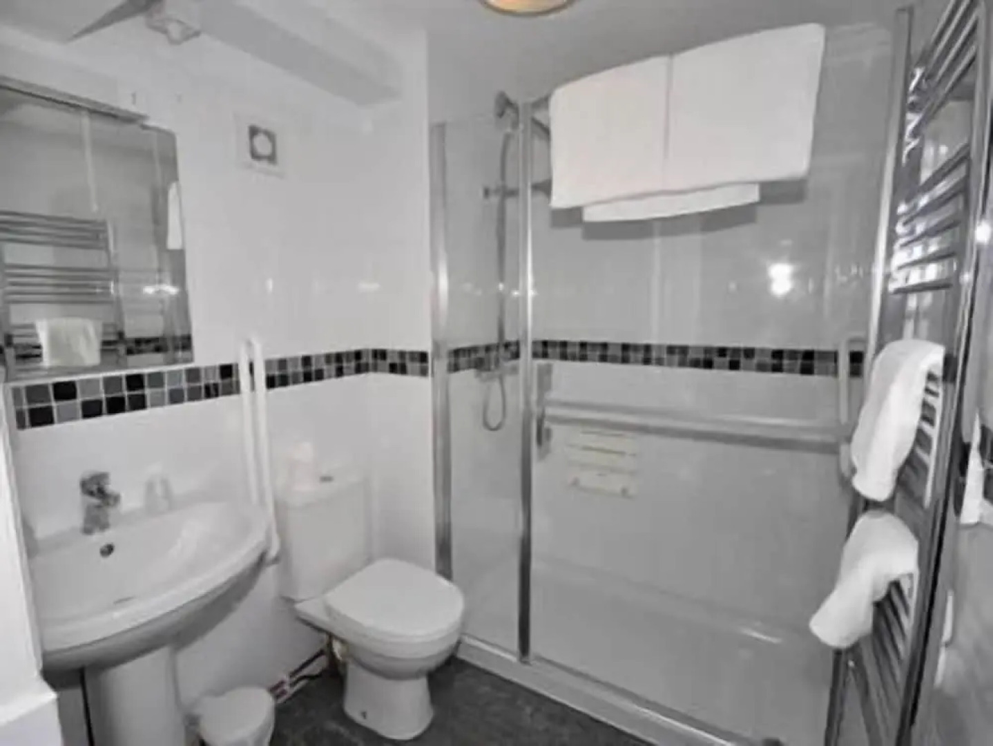 Cricketfield House - Guest House