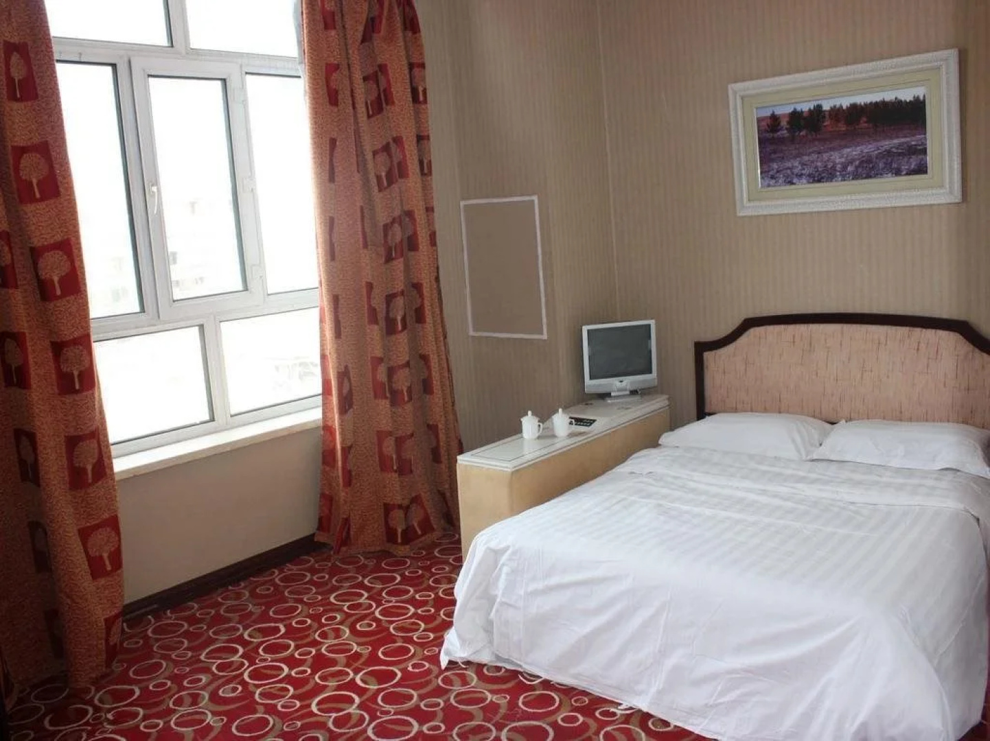 Xiushan International Business Hotel