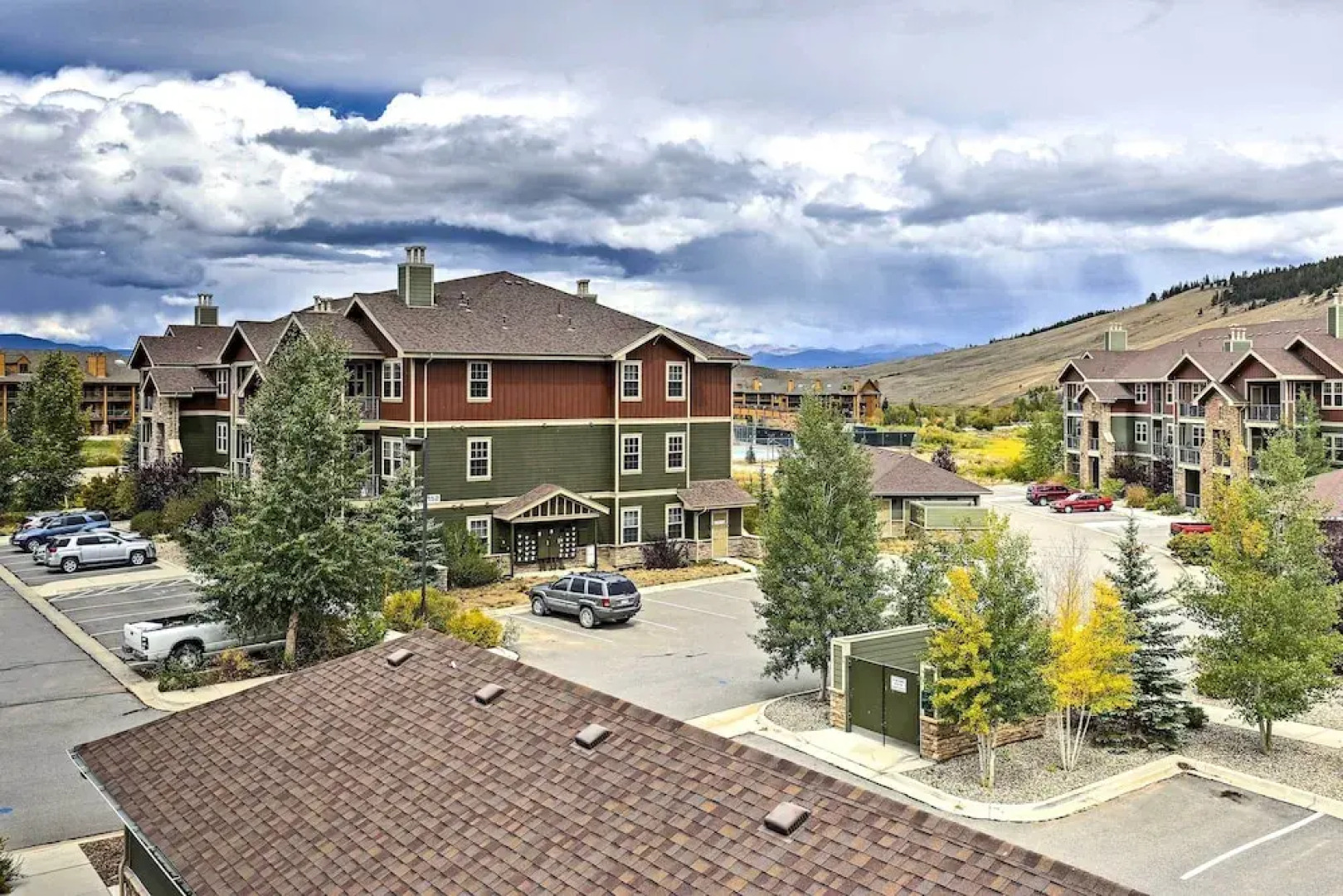 18 Mi to Winter Park: Granby Condo w/ Covered Deck