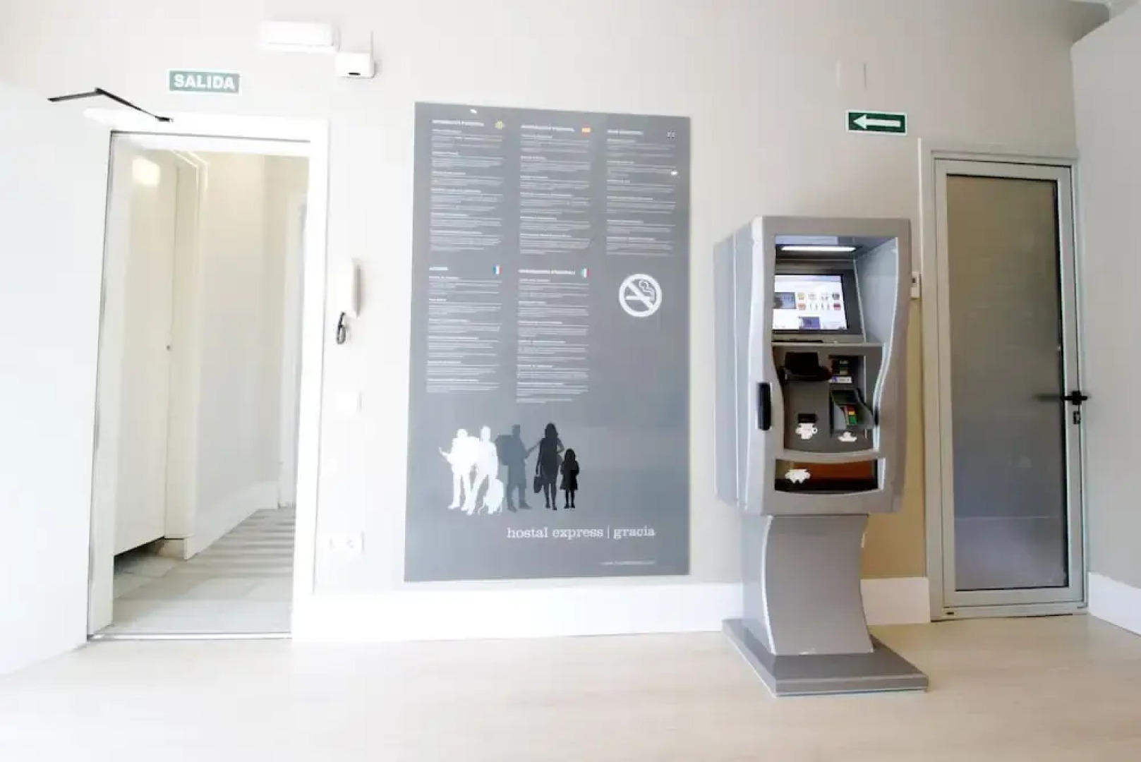 Hostal Express by gaiarooms