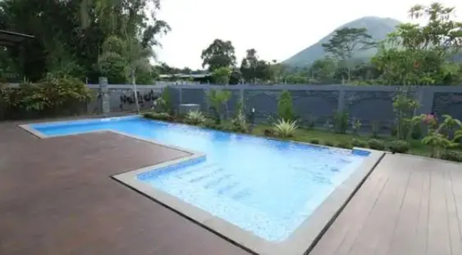 Grand Master Villa Tomohon