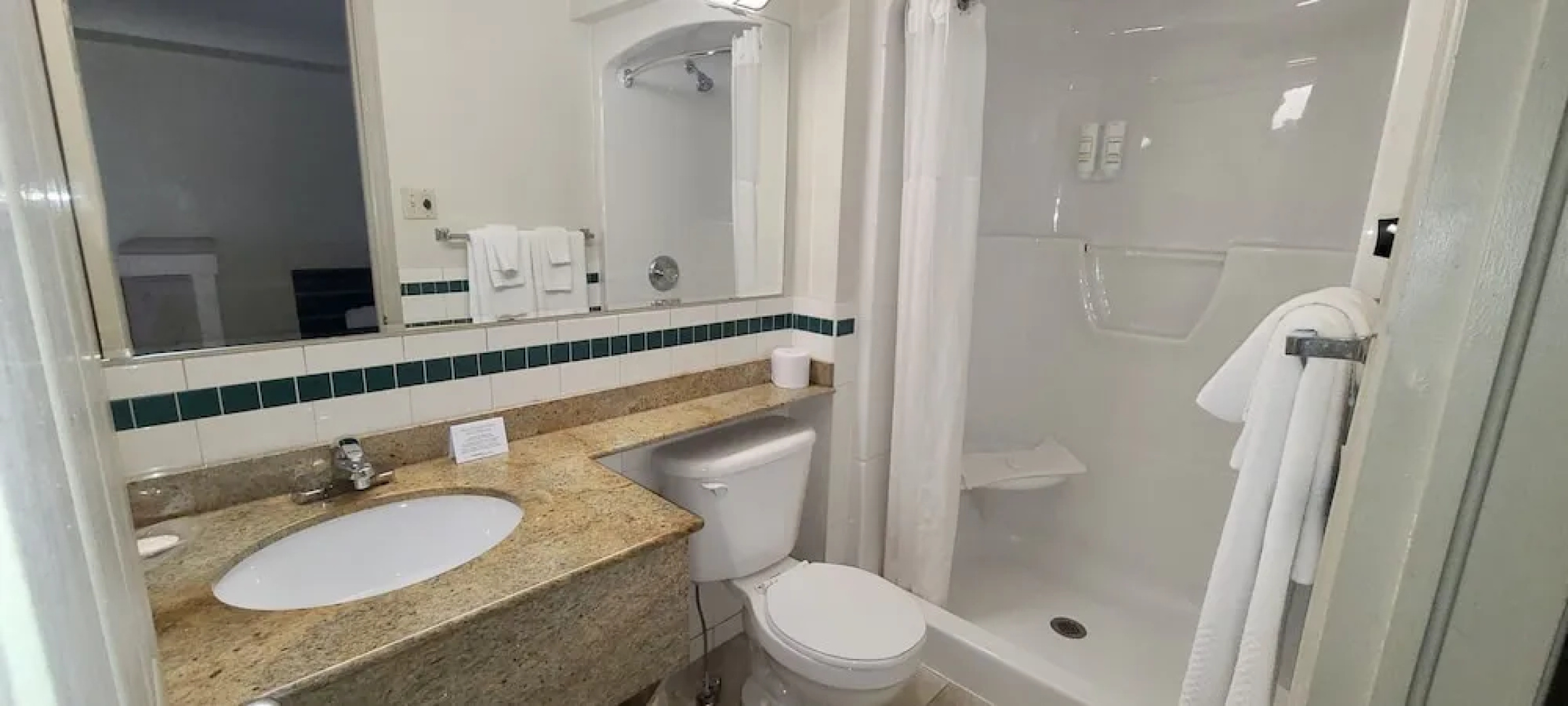 Riviera Inn and Suites 1000 Islands