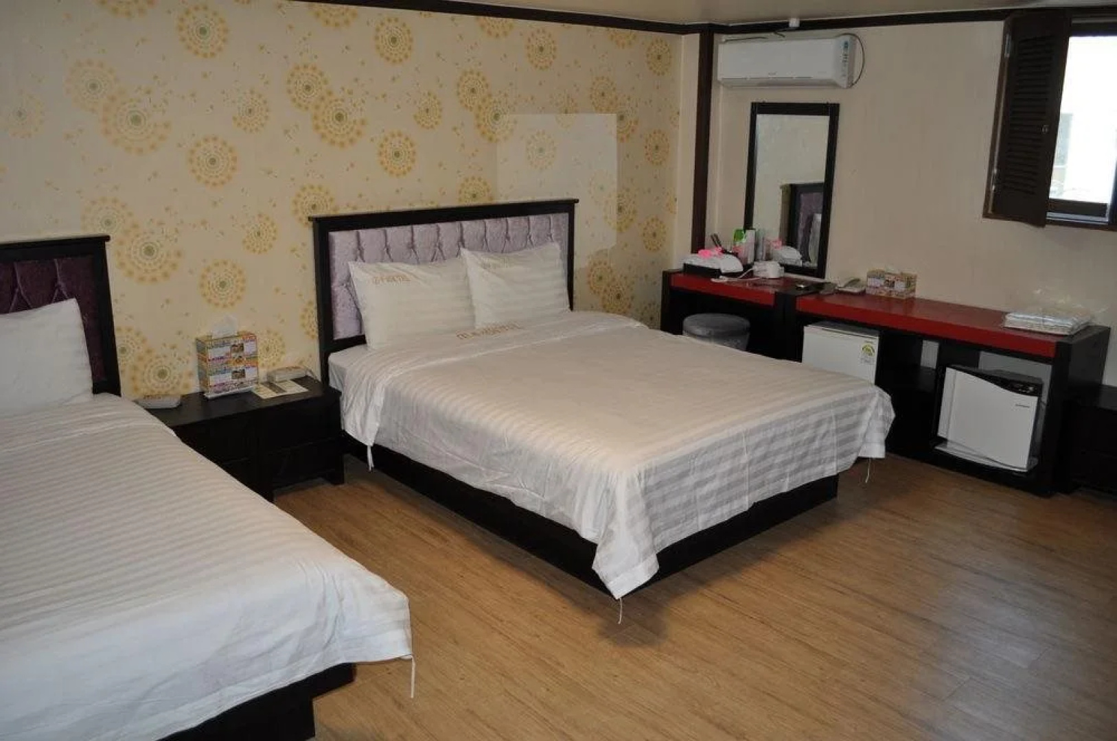 Goodstay Jeonju Wooshin Hotel