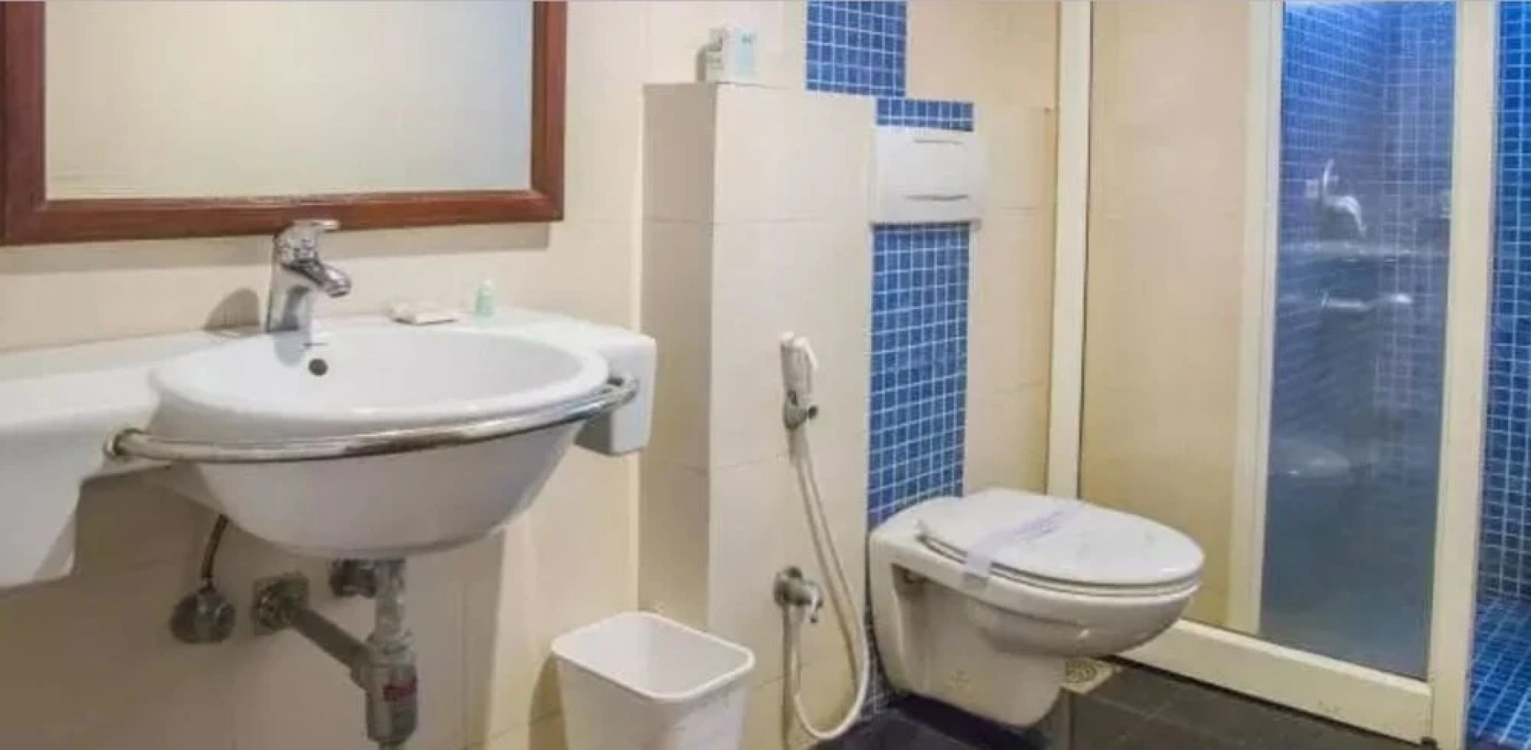 Manor Backwater Resort