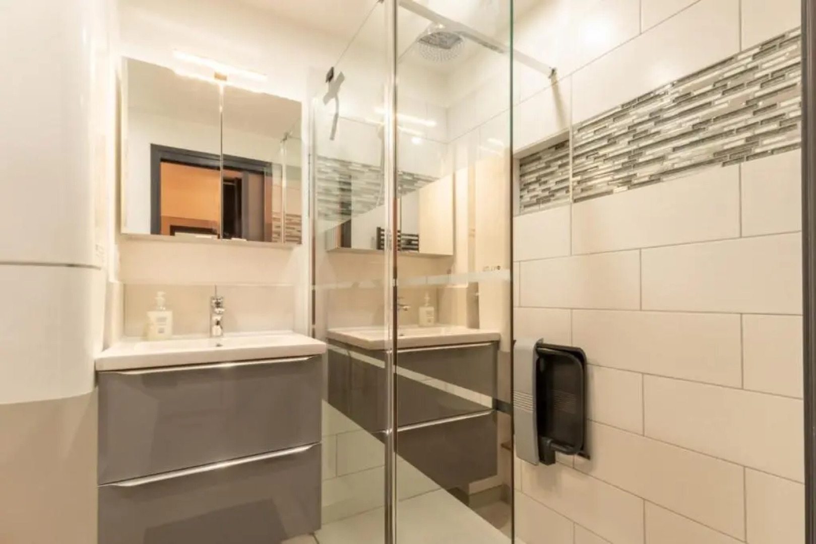 NICE STUDIO 30 m with TERRACE near the SEA