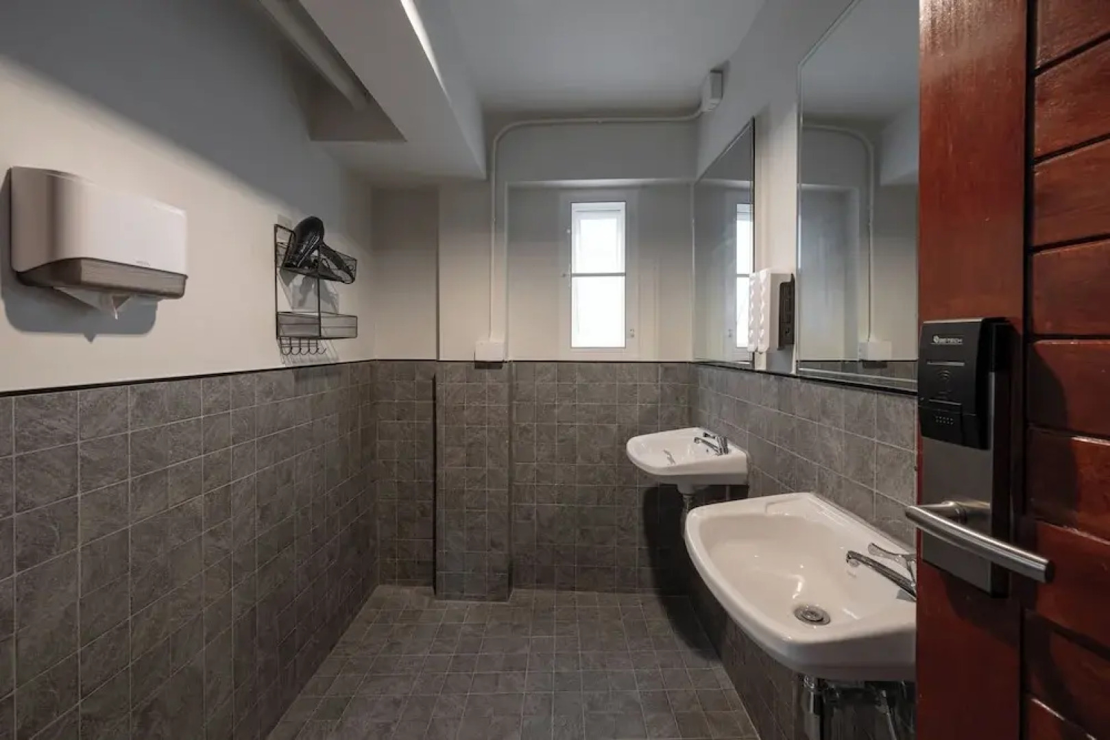 Ed Hostel Rachamakka