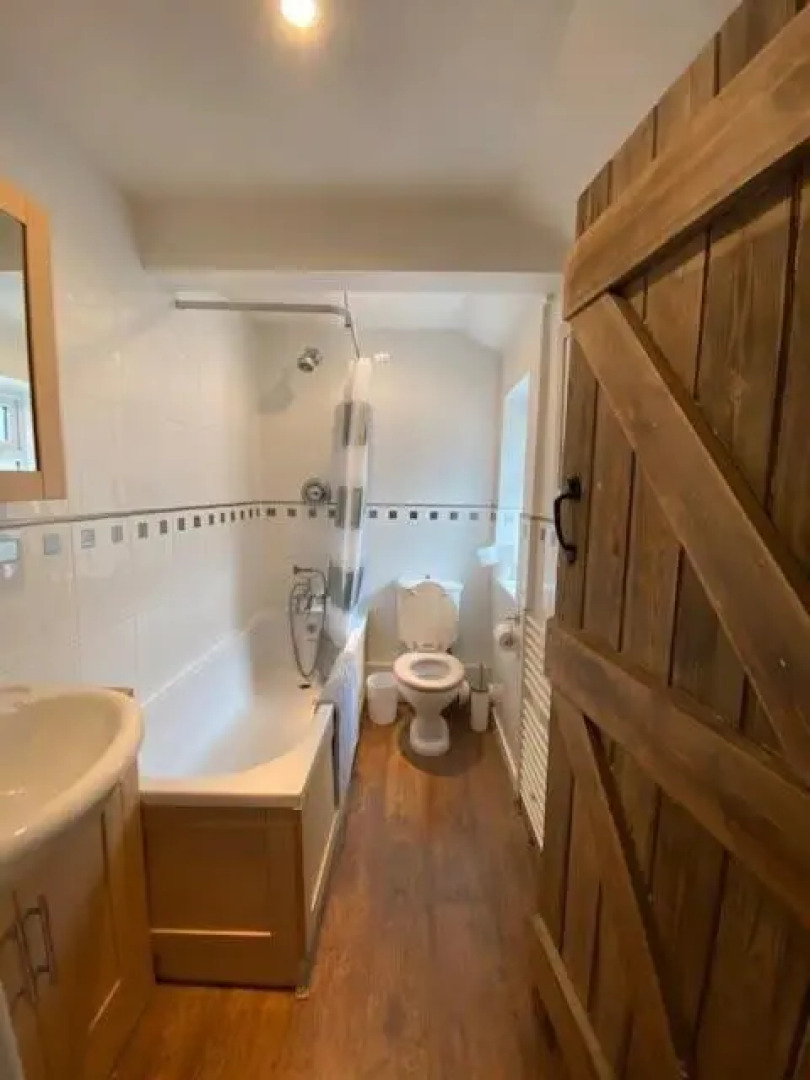 Stunning 2 bedroom cottage with Garden Office