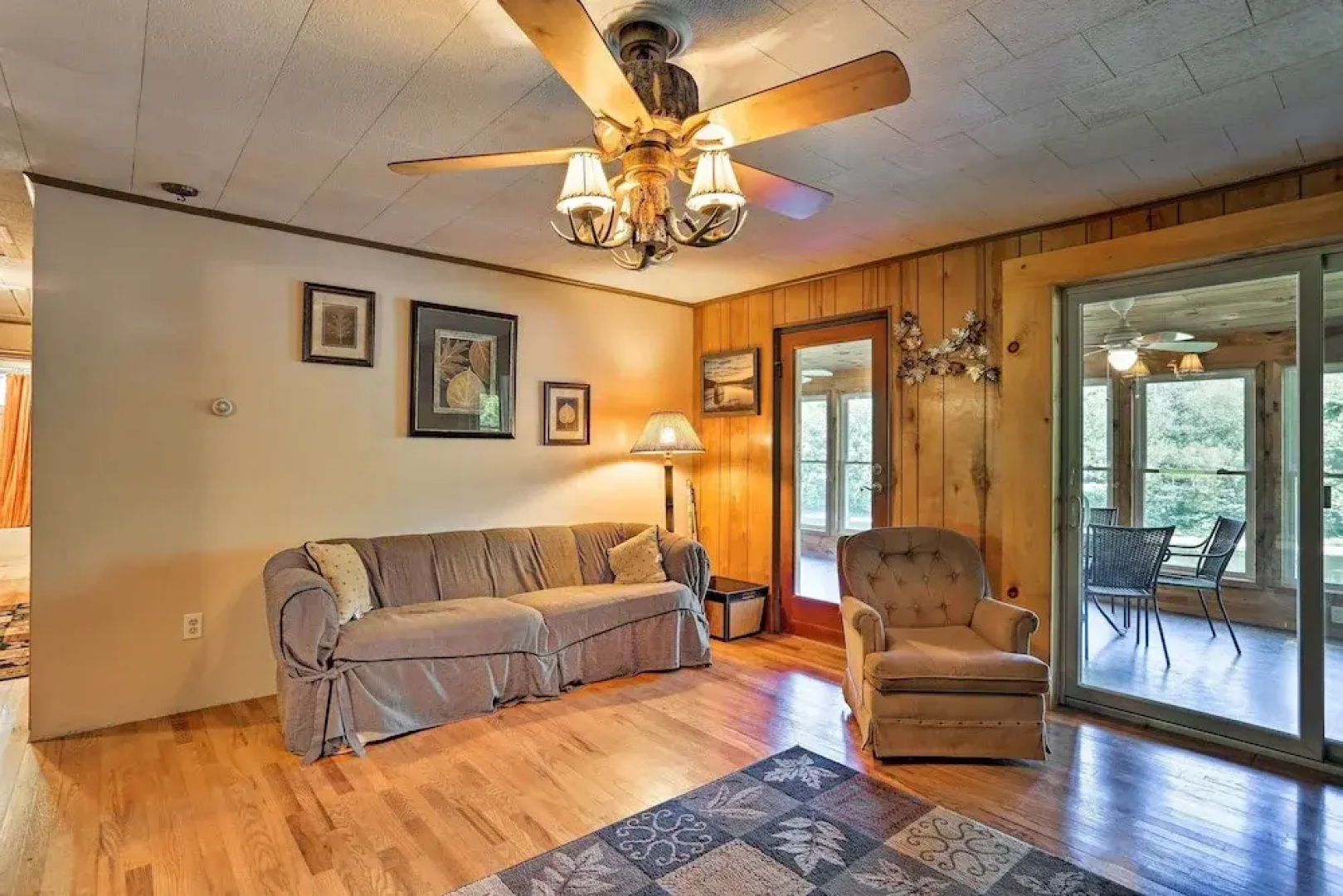 Beach Lake Cabin on Delaware River w/ Sunroom!
