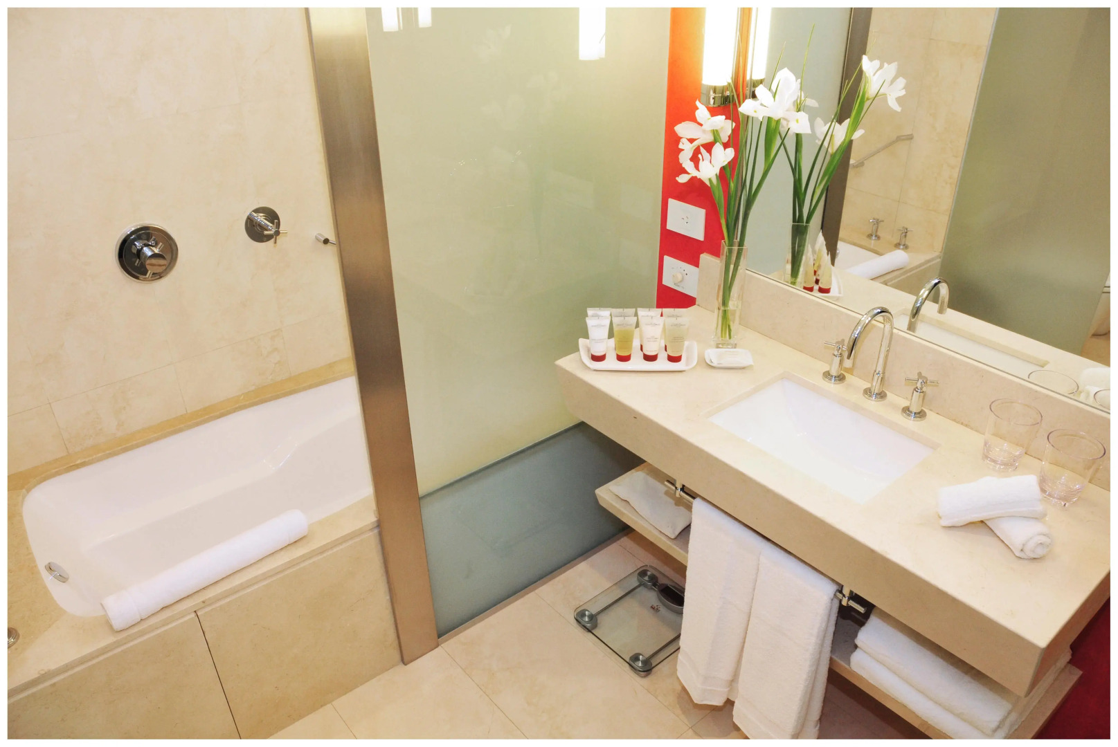 Pullman Rosario City Center Hotel