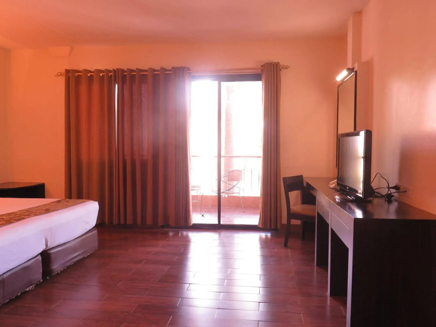 The Ritz Hotel at Garden Oases