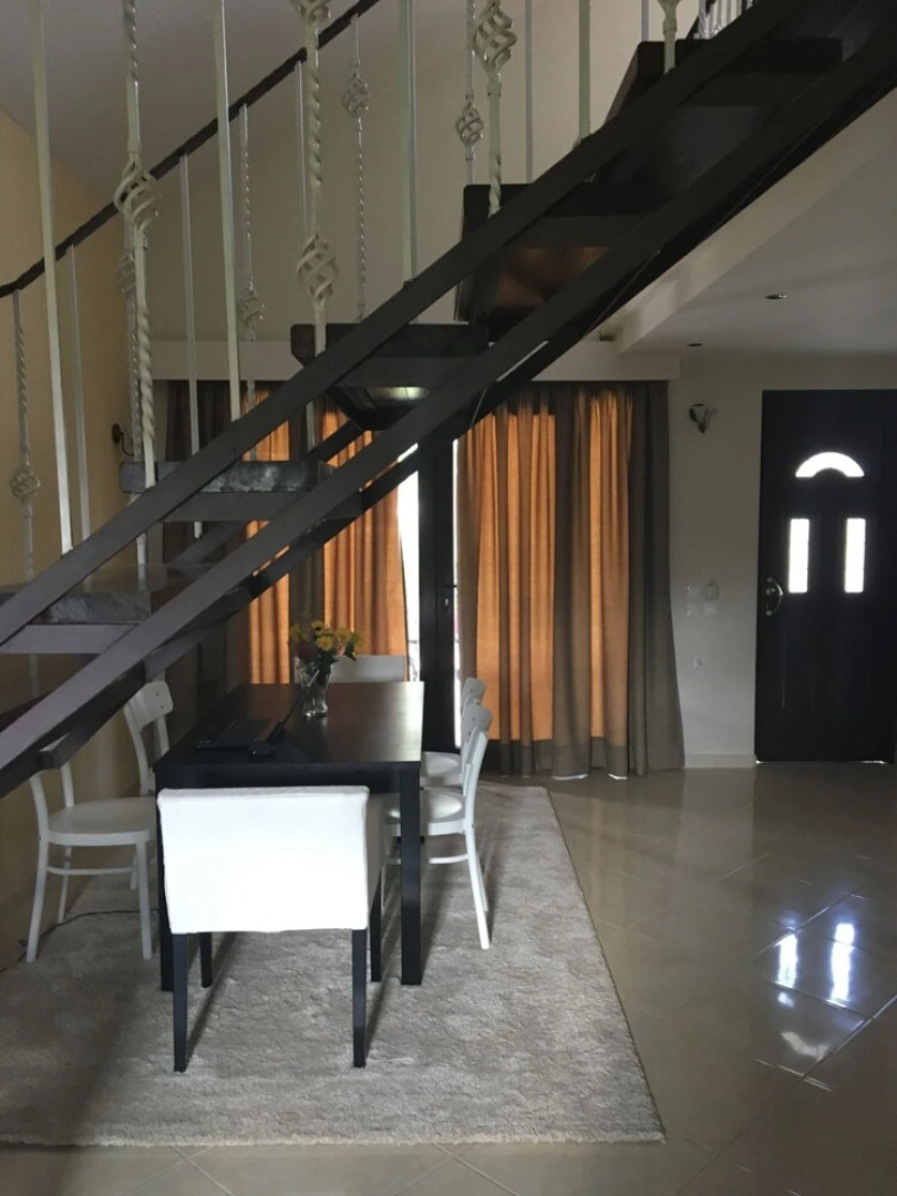 Charming 2-bed House in Kallithea