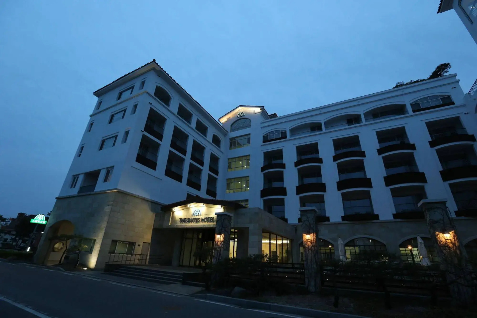 The Suites Hotel Naksan