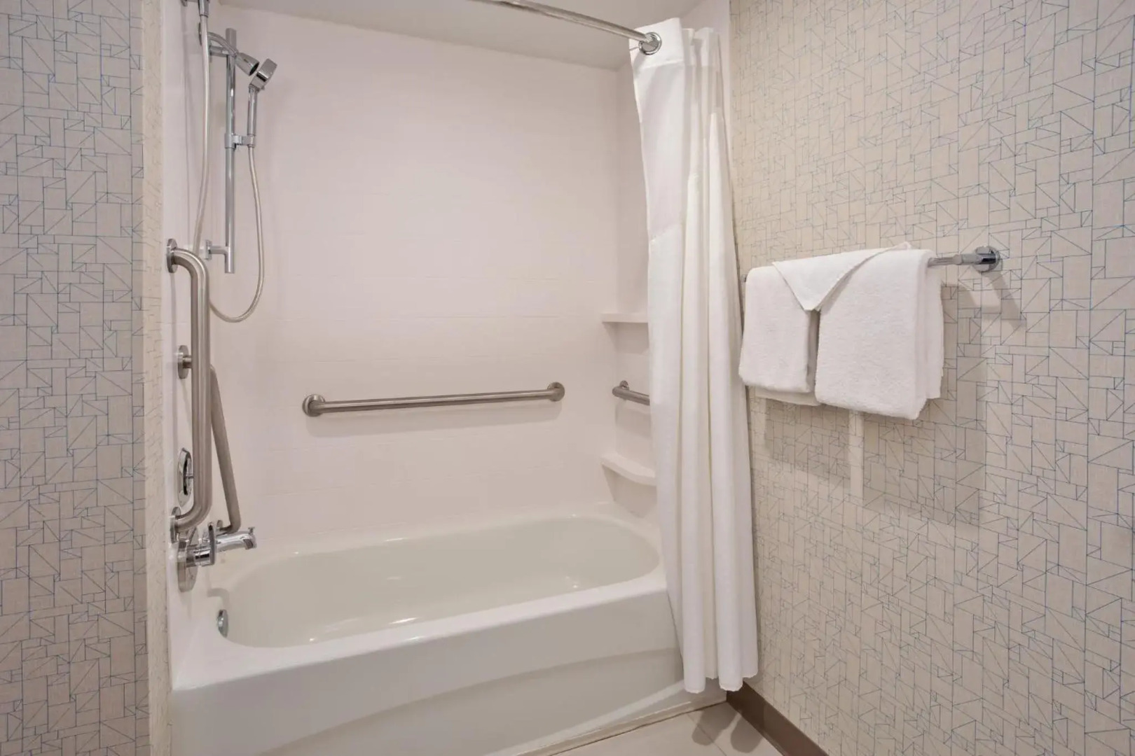 Holiday Inn Express & Suites Rochester Webster by IHG