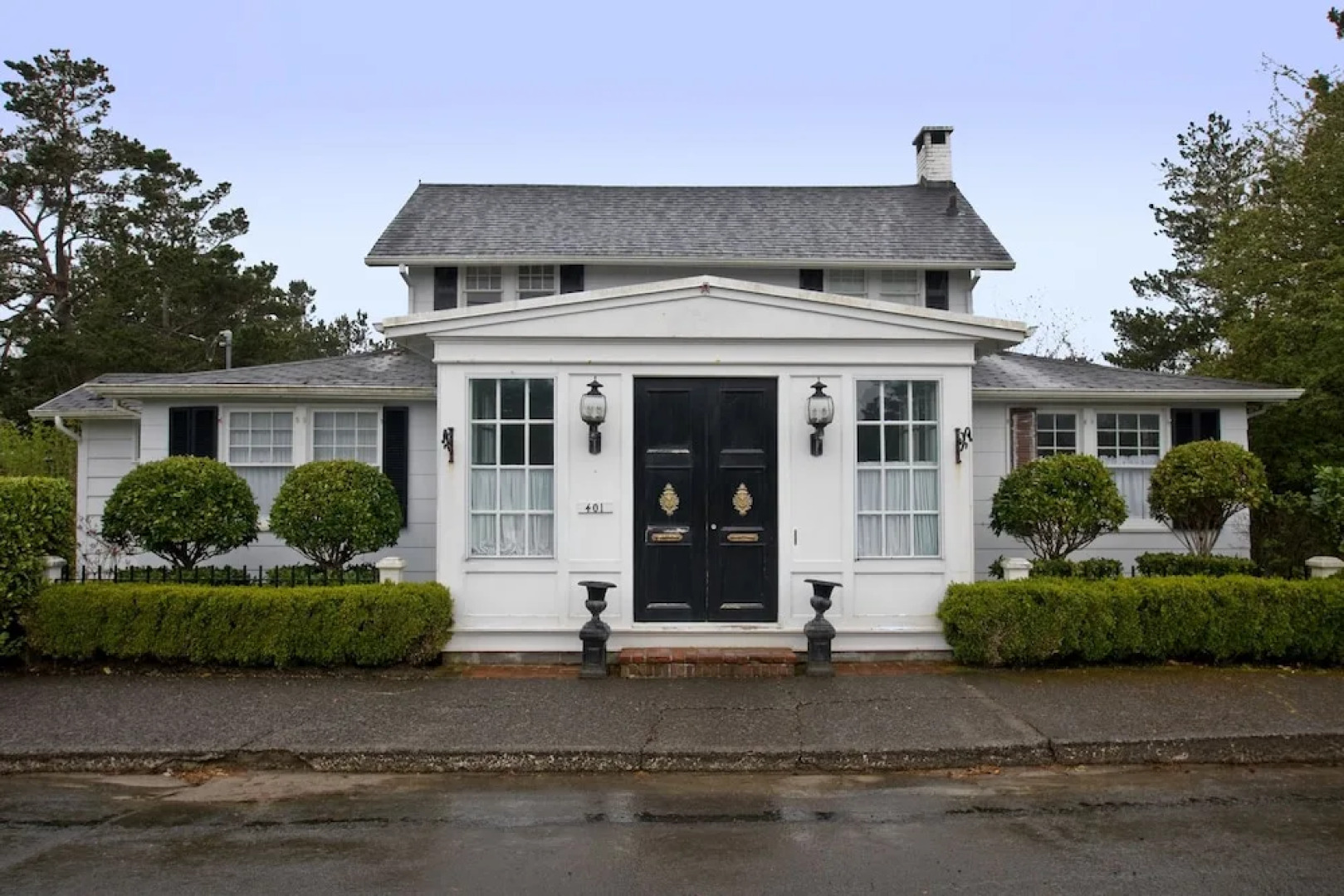 Pacific Way Villa 4 Br home by RedAwning