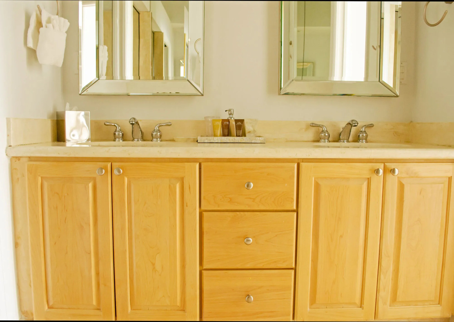 Mariner's Resort Villas & Marina