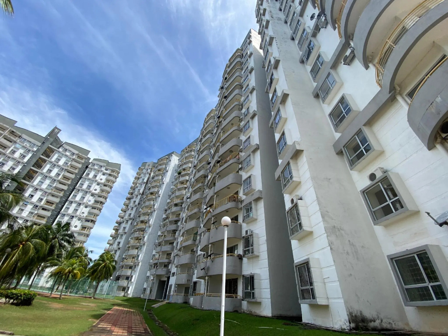 OYO 90374 Maya Apartment Bay View Villas