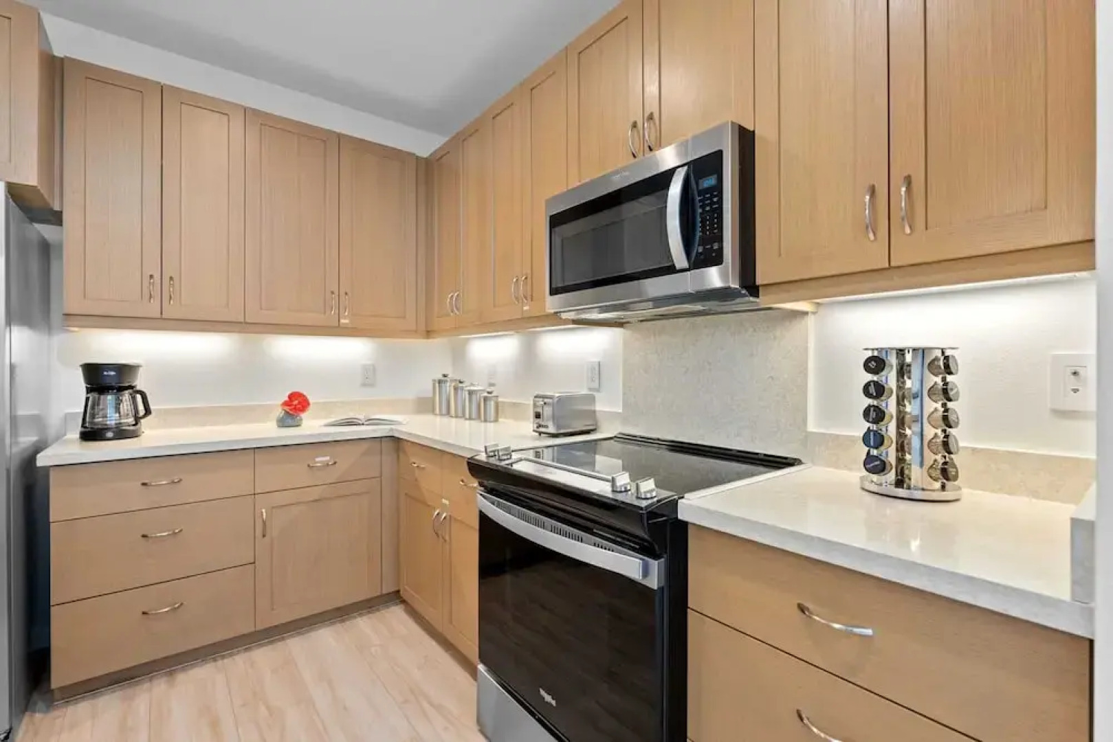 Ocean Views, Modern New Build, Yard 10min to Beach Ocean Escape by Avantstay