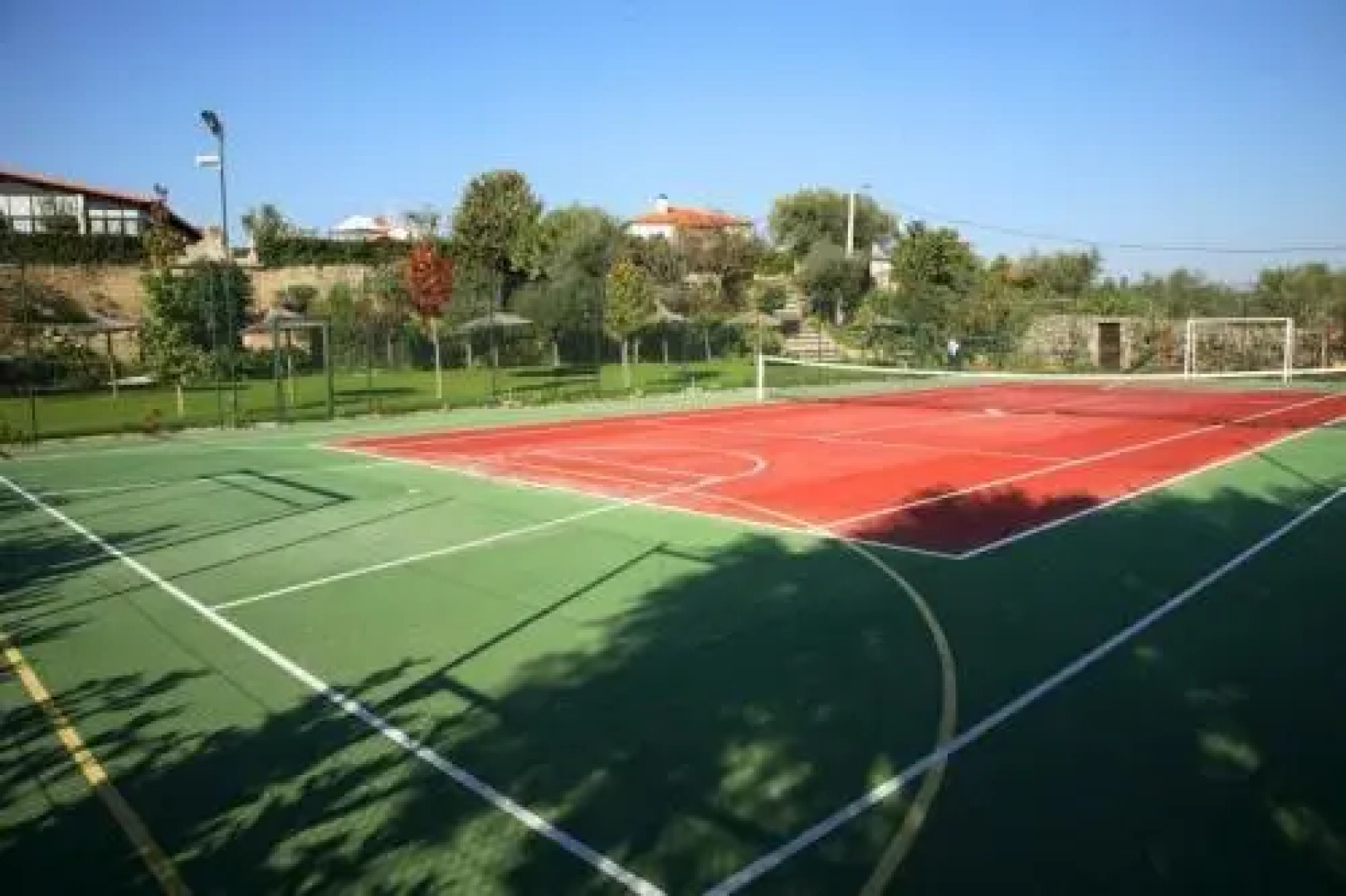 Casa Do Meio Do Povo