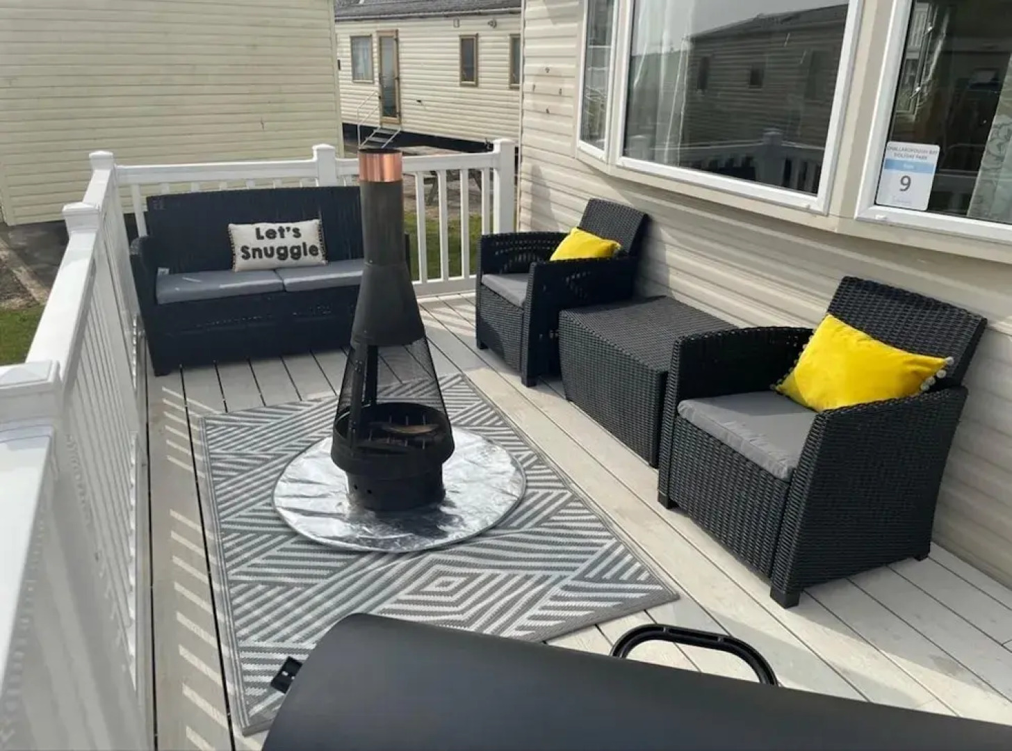 Challaborough bay Caravan, Sleeps 8, pet Friendly