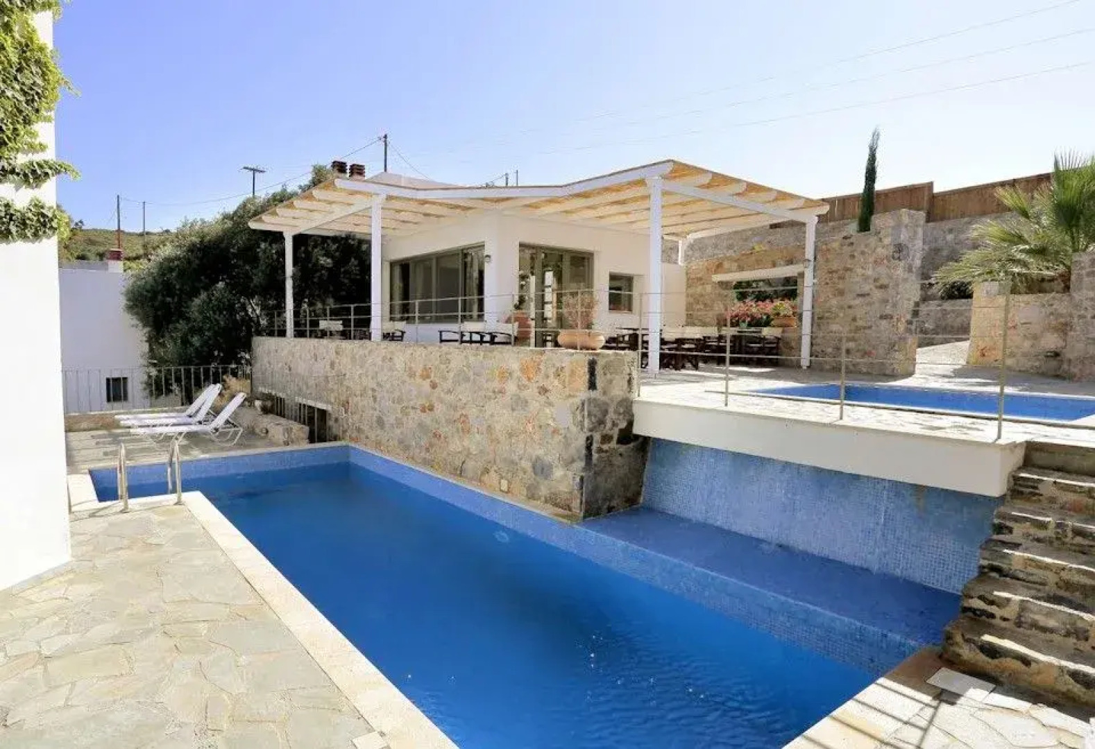 Mourtzanakis Residence