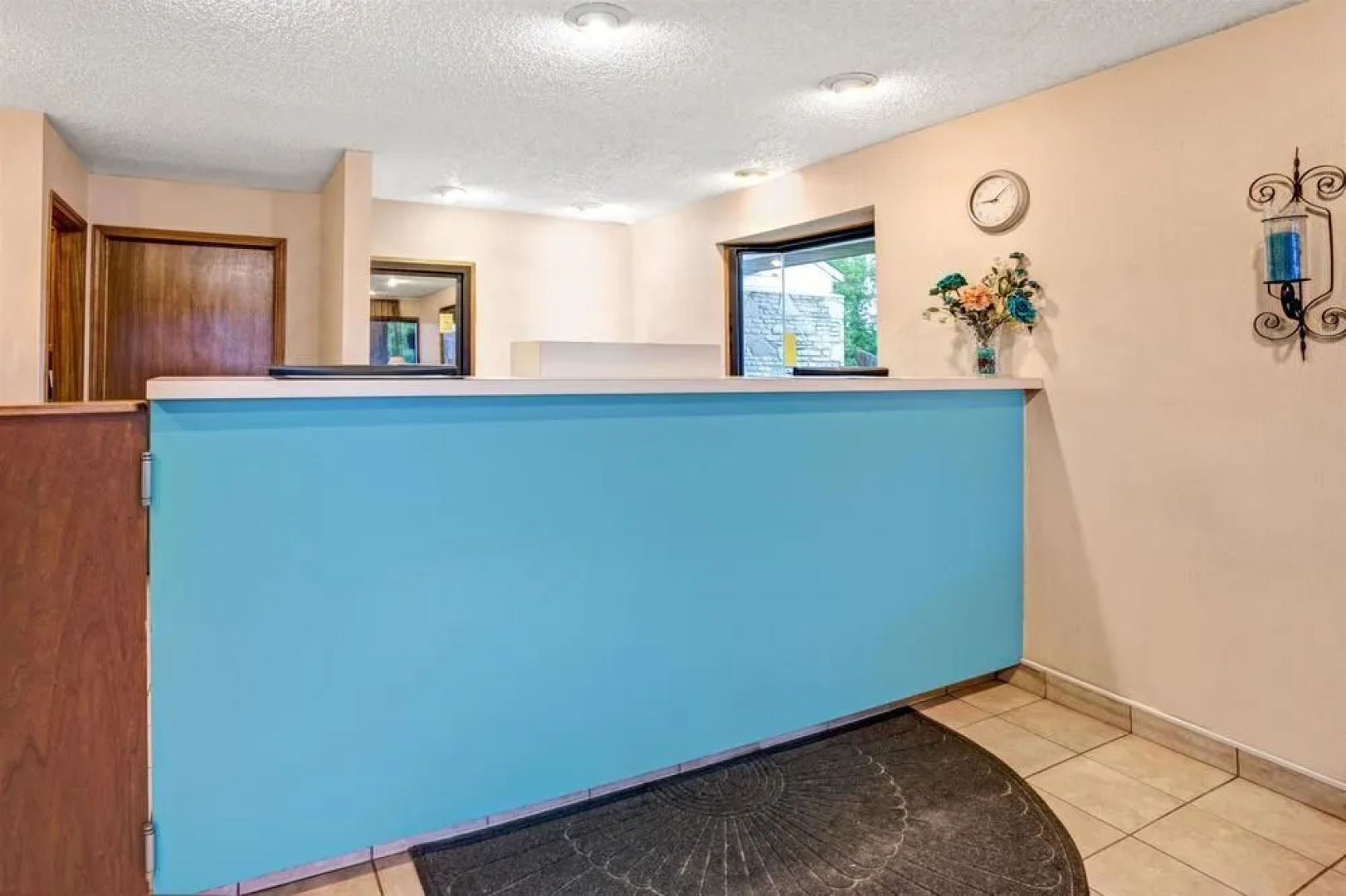 Super 8 Westlake/Cleveland