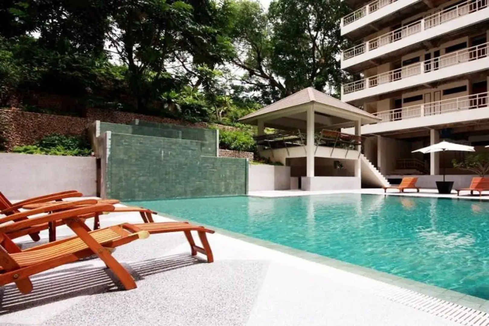 The Green Golf Residence Condominium