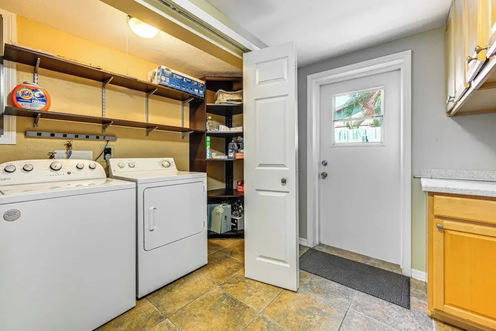 10 Mi to Bonita Beach: Pet-friendly Home w/ Yard!