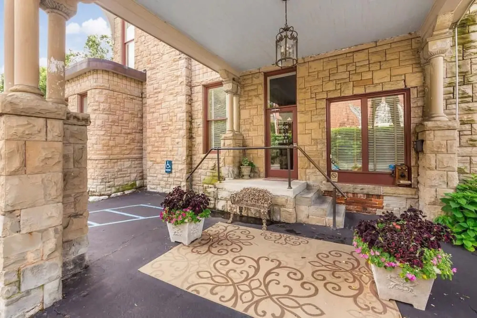 The Mayors Mansion Inn