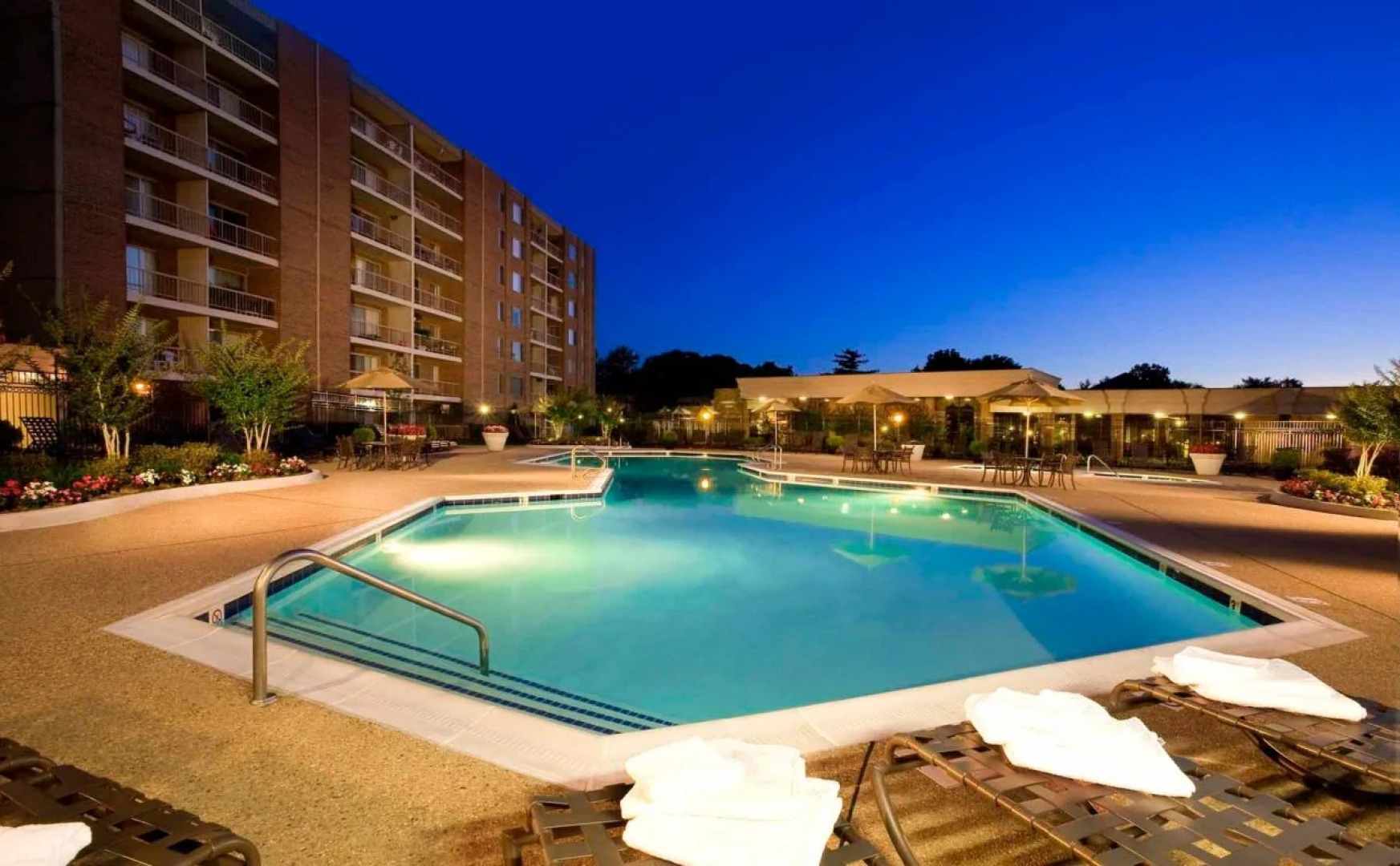 Oakwood Falls Church