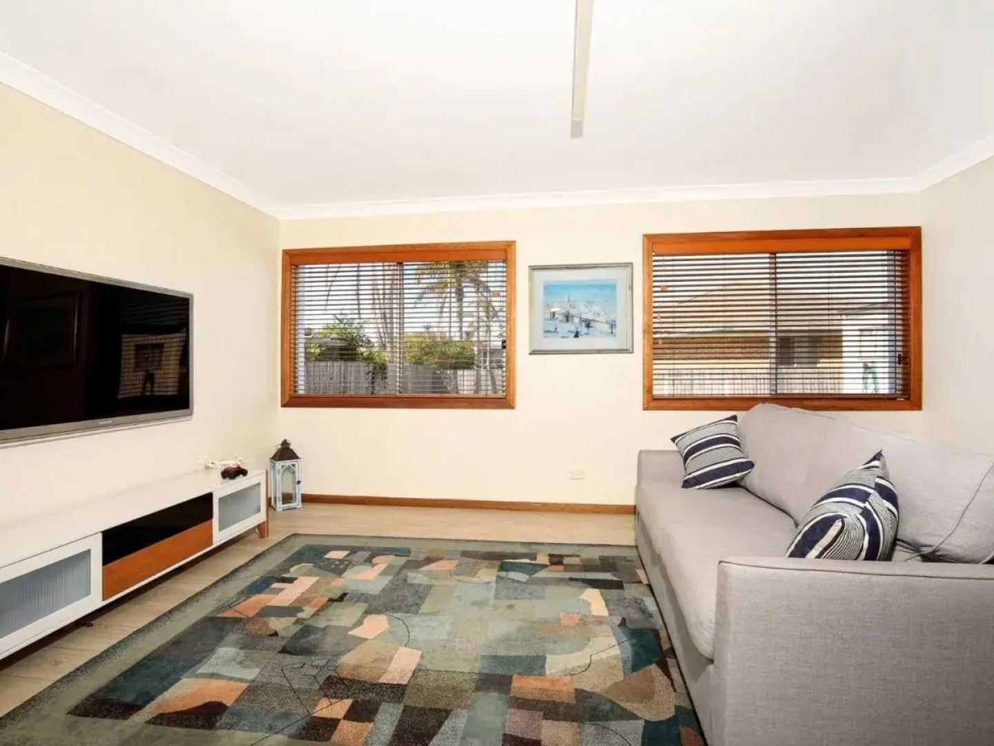 Shores - Pet-Friendly - 1 Min Walk to Beach