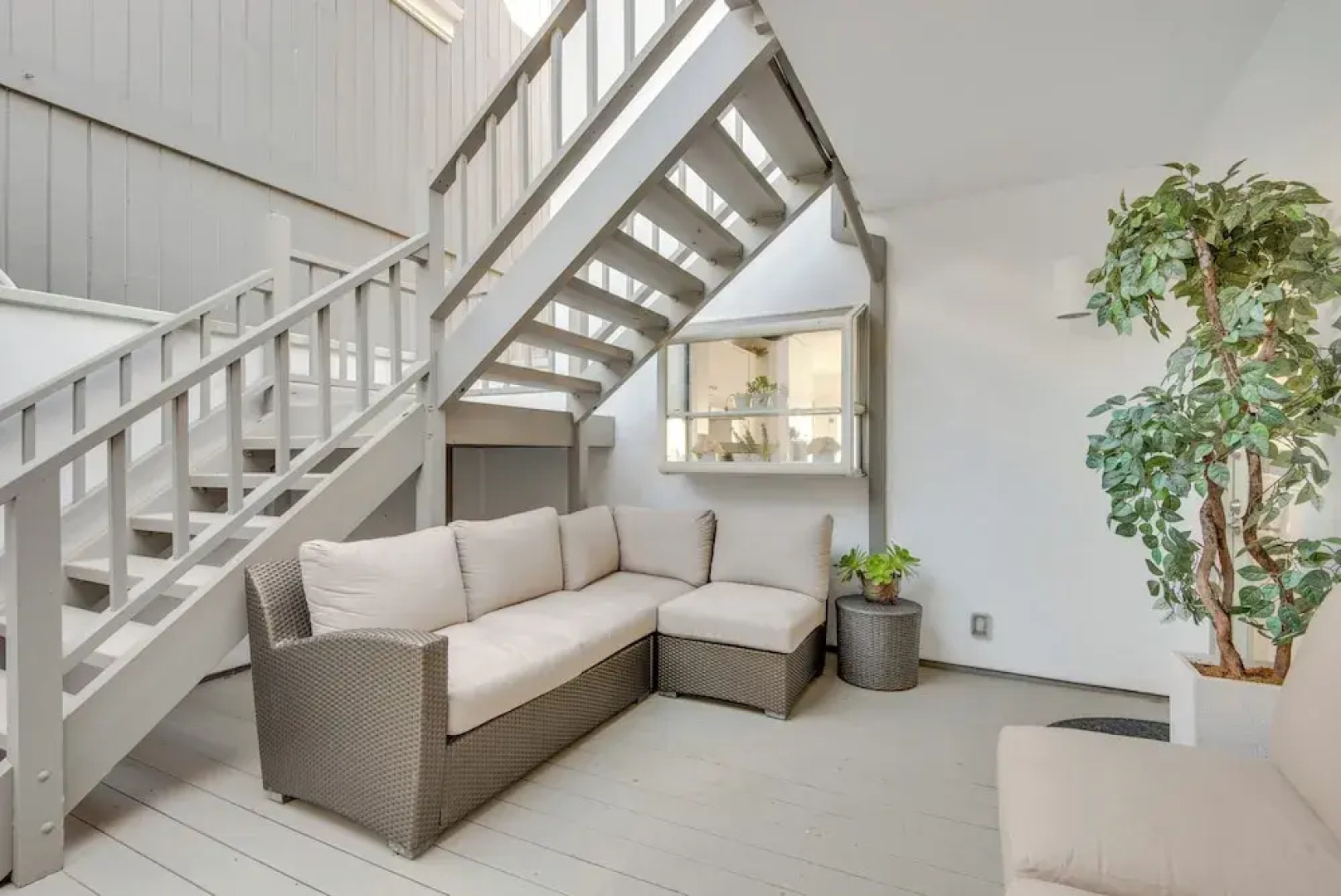 Beachfront Malibu House w/ Sauna & Ocean-view Deck