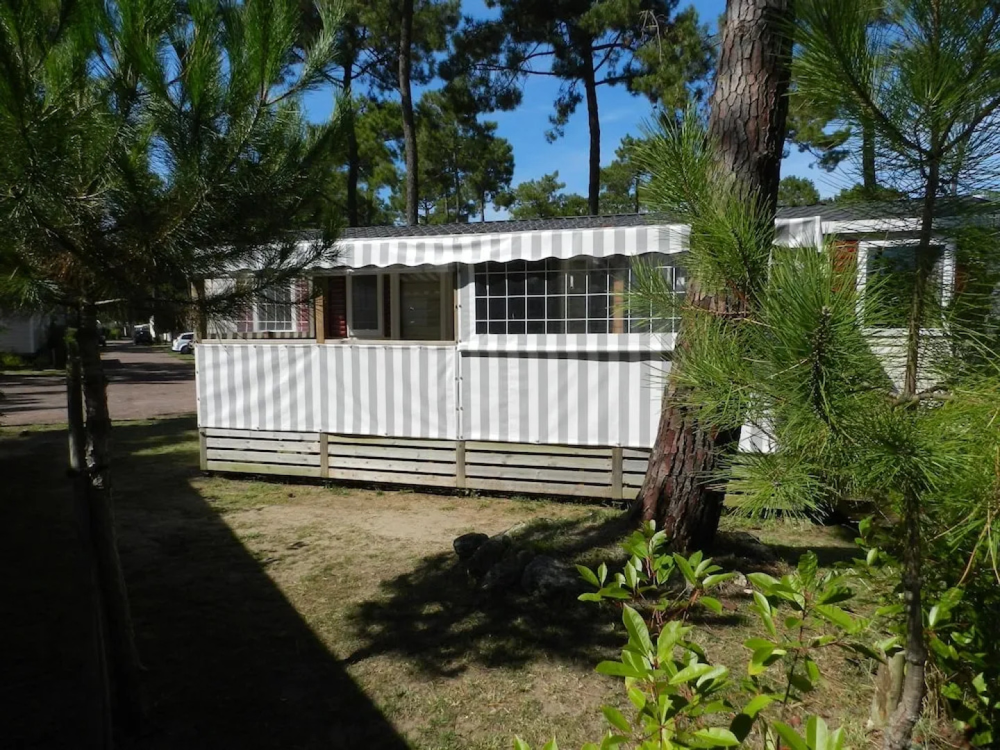 Bungalow With 3 Bedrooms in Les Mathes, With Pool Access and Furnished